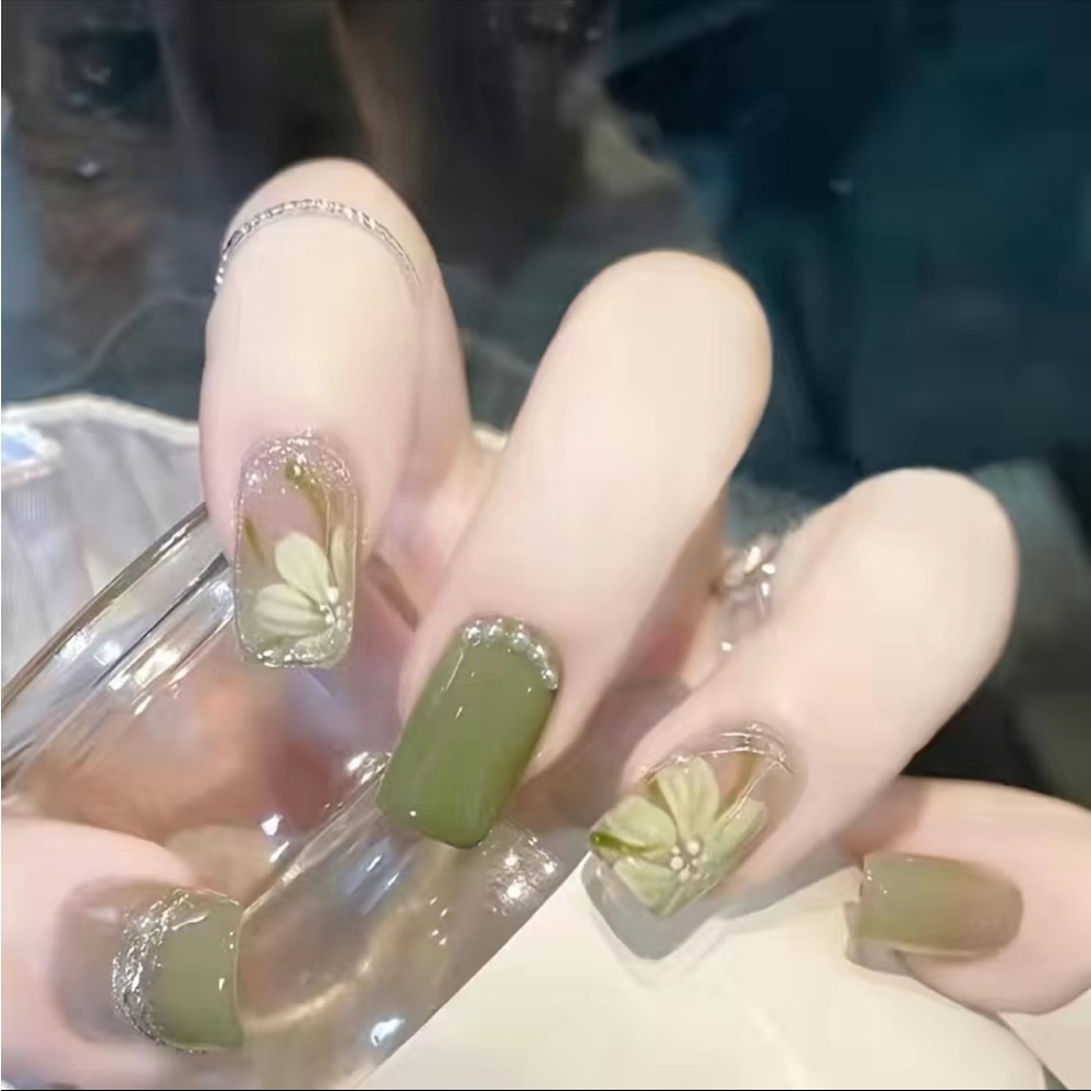 Green Gal - Nail Junkie - full artificial nail set